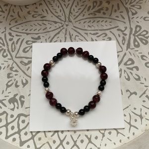 Burgundy jade and black onyx beaded bracelet